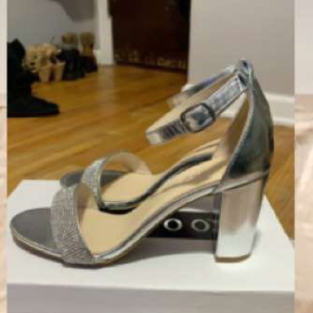 High heels - Picture 3 of 3